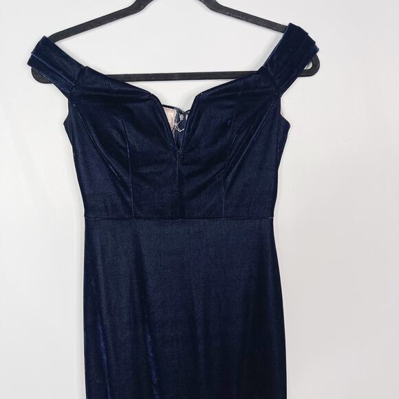 City Studios Juniors Size 5 Blue Velvet Off The Shoulder Gown Dress Split V Neck - Picture 3 of 14